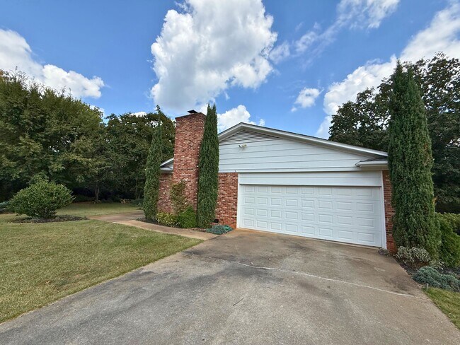 Building Photo - 125 St Augustine Dr