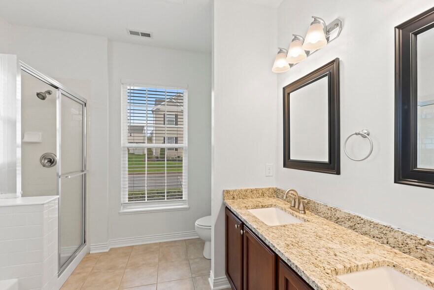 Building Photo - 1067 Eberton Ave