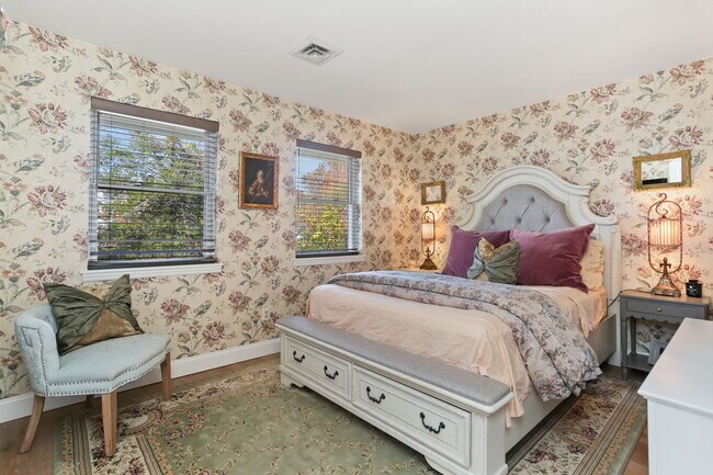 Building Photo - 376 Knapps Hwy