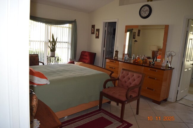 Building Photo - 1657 SW Duclair Ave