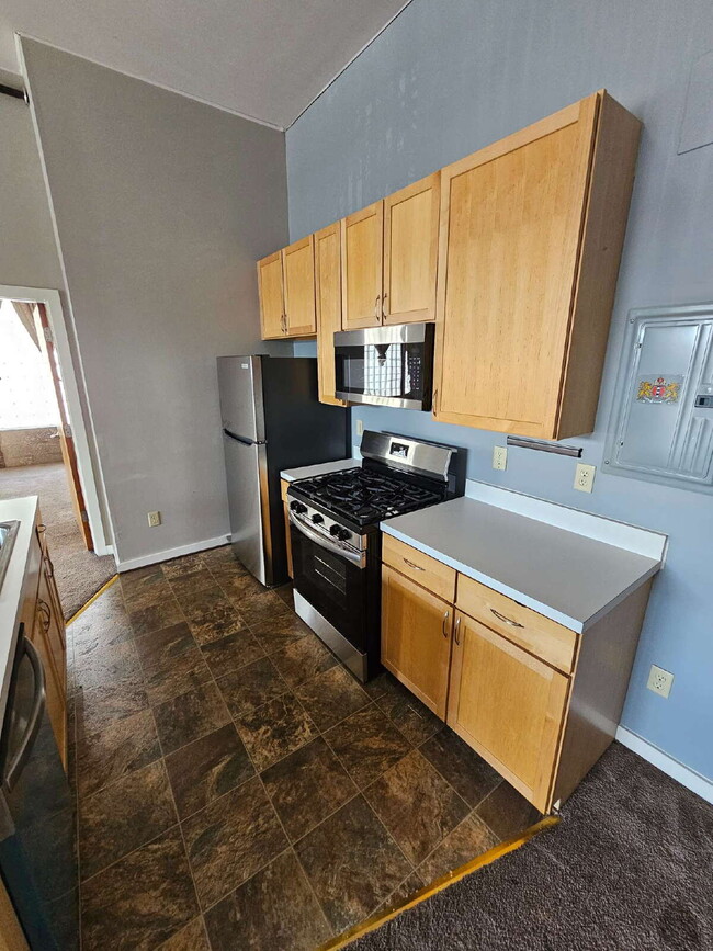 Building Photo - Unique 2 Bedroom Downtown Mount Clemens Loft with Updated Kitchen, Spacious Living Room, Balcony ...