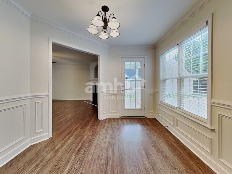 Building Photo - 6677 Springfield Village Ln