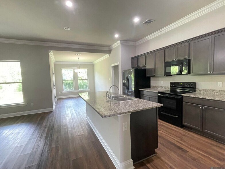 Building Photo - 1303 Hickory Creek Dr