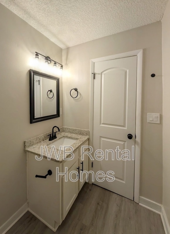 Building Photo - 755 McDuff Ave S