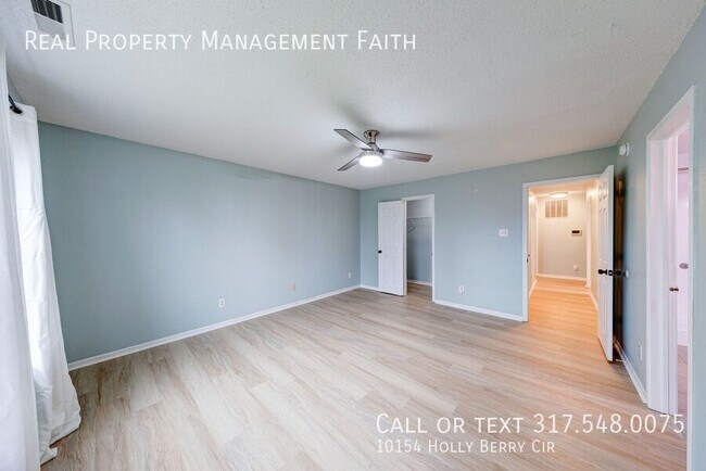 Building Photo - 10154 Holly Berry Cir