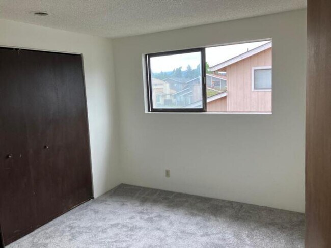 Building Photo - 2 bedroom in SPRINGFIELD OR 97477