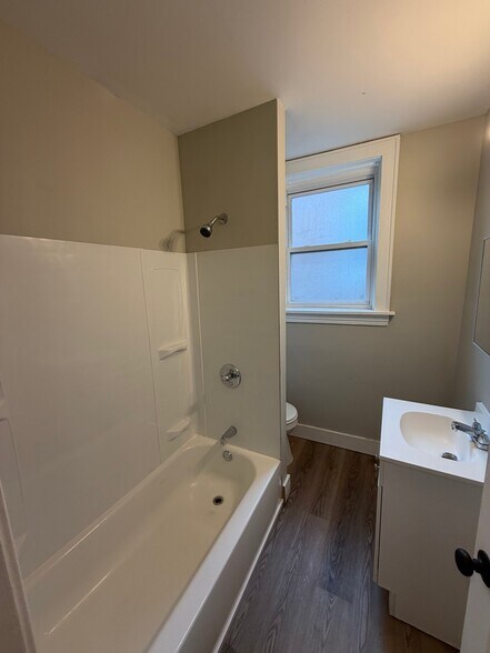 Building Photo - 3537 Oregon Ave
