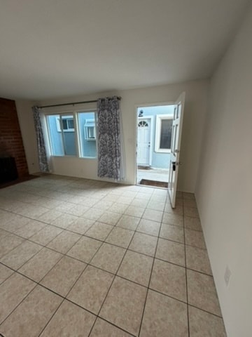 Building Photo - 618 Clubhouse Ave