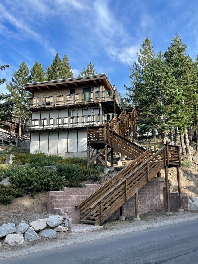 Building Photo - Nice condo near Heavenly available now!