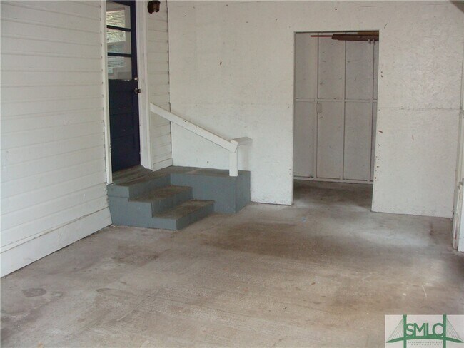 Building Photo - 314 Edgewater Rd