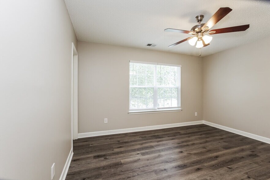 Building Photo - 1833 Cagney St