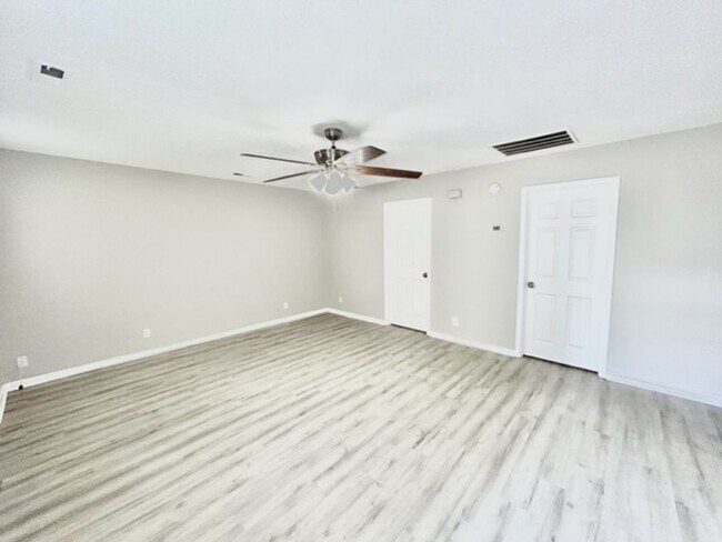 Building Photo - 4304 Chalet Cir