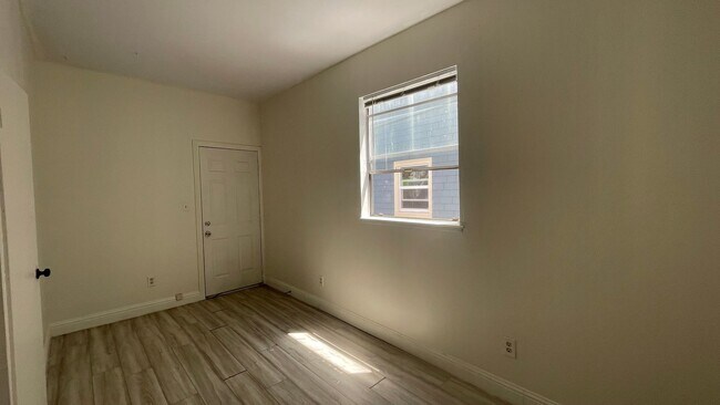 Building Photo - 1530-1532 Filbert St