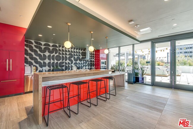 Building Photo - 1100 S Grand Ave