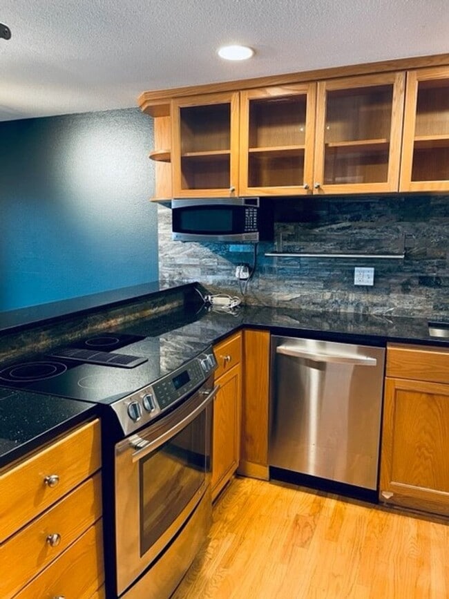 Building Photo - Great Location 2 Bedroom Condo!
