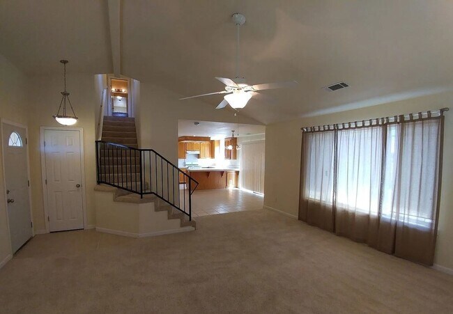 Building Photo - LARGE 3 BED 3 BATH HOUSE IN LAKE CALIFORNIA