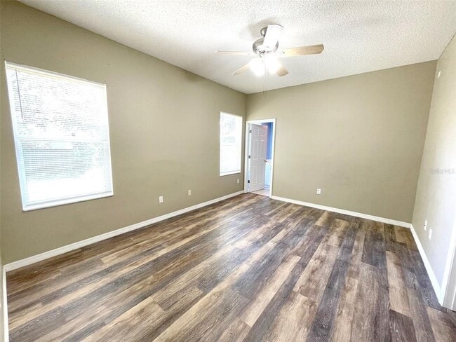 Building Photo - 12751 Woodbury Oaks Dr