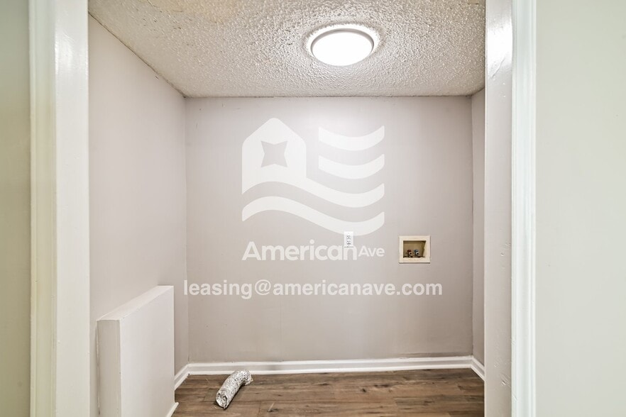 Building Photo - 713B Hillcrest Ave