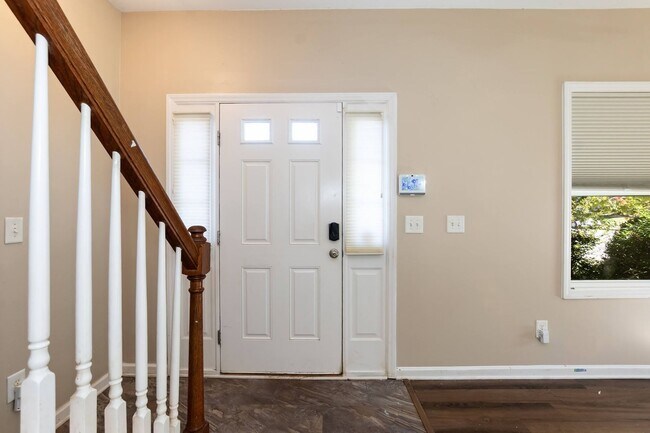 Building Photo - Beautiful 3-Bedroom Single Family Home wit...