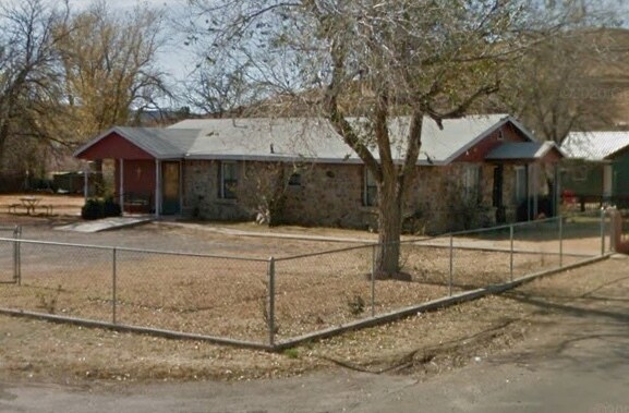 Building Photo - 1208 E Avenue I