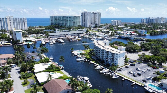 Building Photo - 140 NE 28th Ave