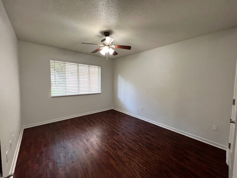 Building Photo - 507 NW 39th Rd
