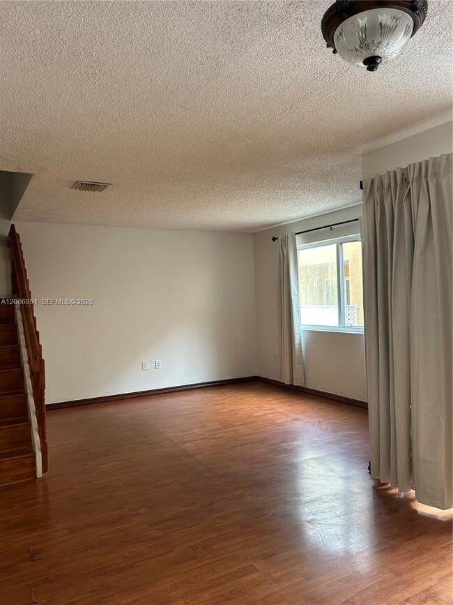 Building Photo - 6245 SW Kendale Lakes Cir