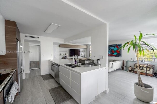 Building Photo - 2 bedroom in North Miami Beach FL 33160