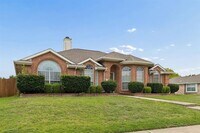 Building Photo - 300 Thomas Dr