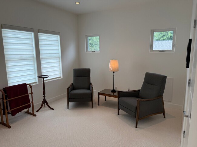 Building Photo - 4759 La Canada Blvd