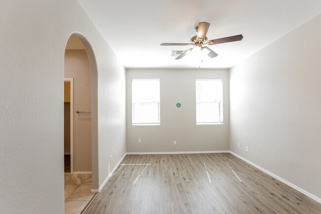 Building Photo - 1735 S Desert View Pl