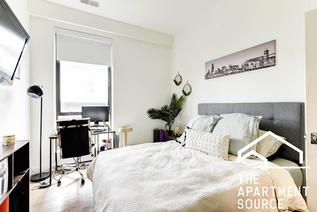 Building Photo - 3461 N Lincoln Ave