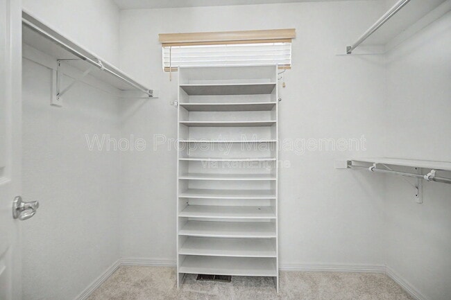Building Photo - 11081 Independence Cir W