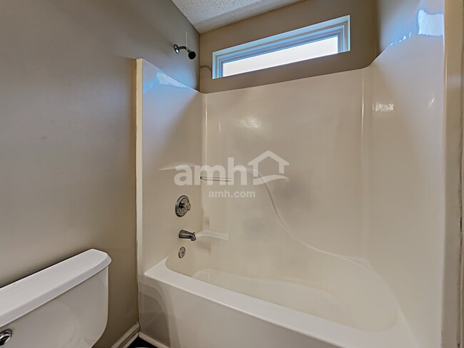 Building Photo - 6110 Goldenfield Dr
