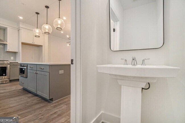 Building Photo - 1829 Gotham Ln NE