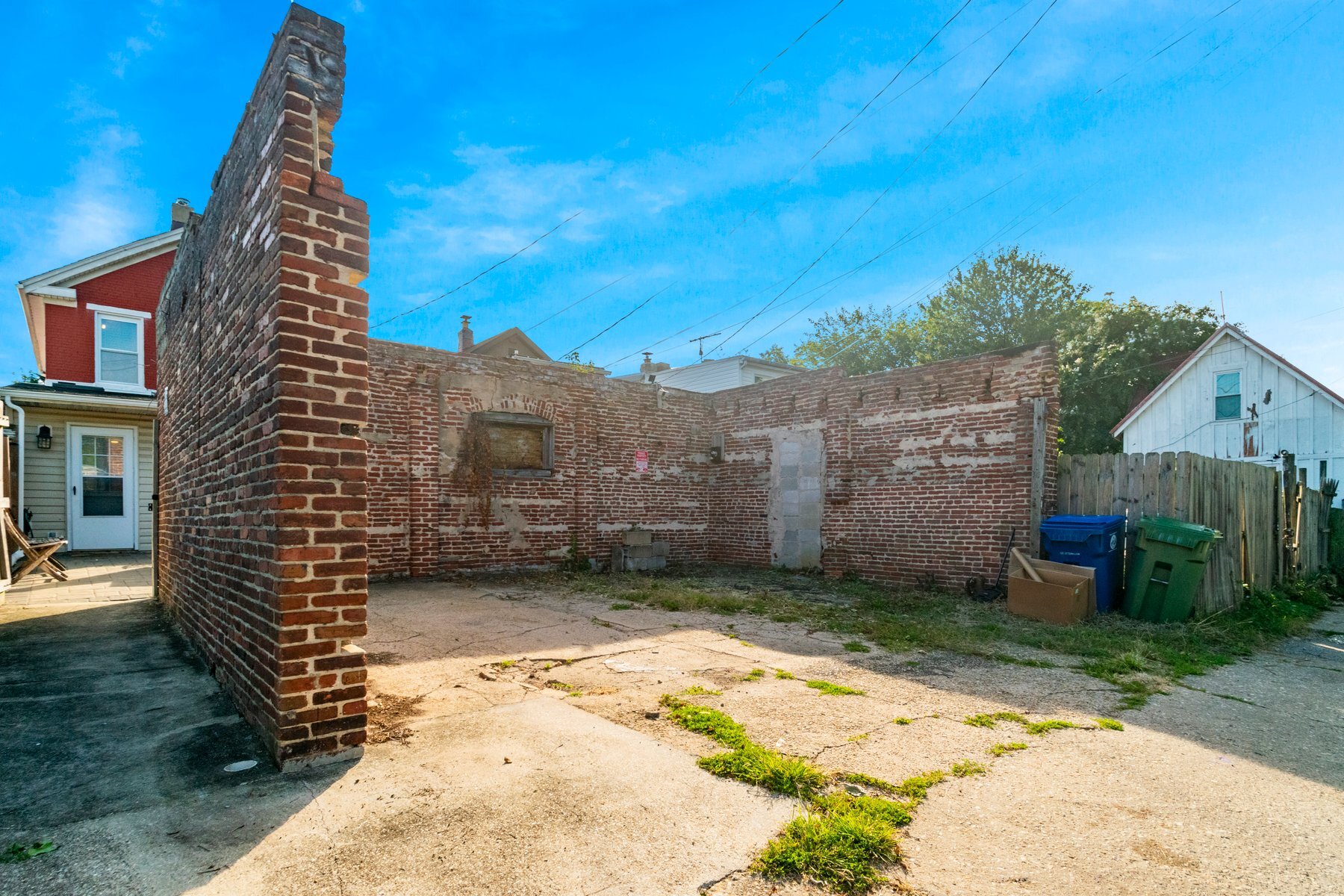 Building Photo - 3360 Hickory Ave