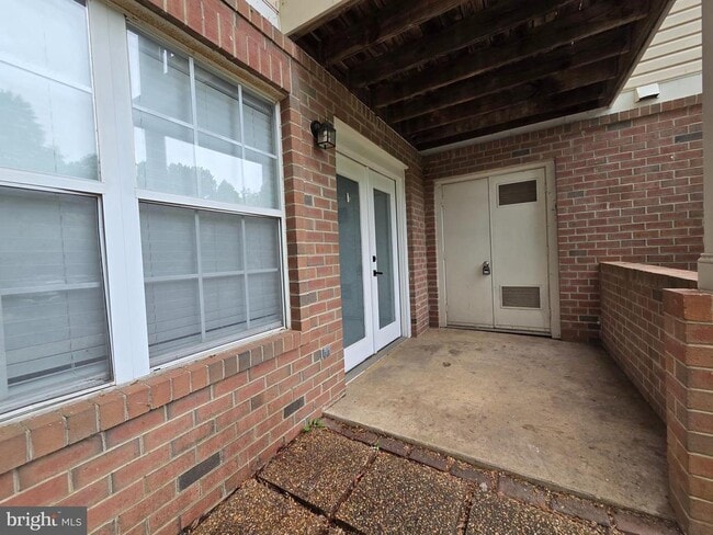 Building Photo - 9720 Lake Point Ct