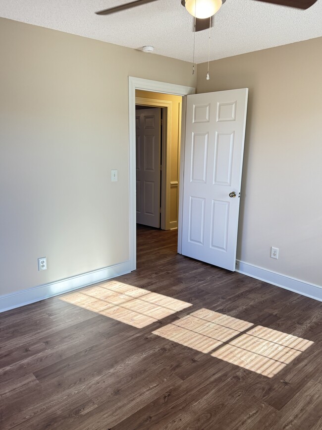 Building Photo - 3564 Mills Rd