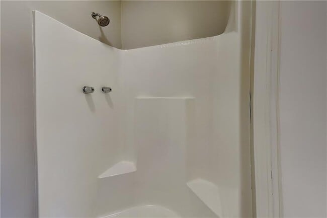 Building Photo - 220 Sabrina Ct