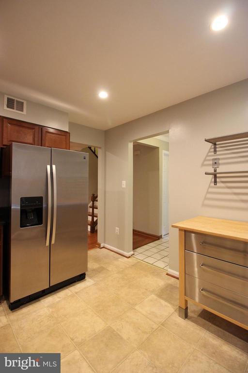 Building Photo - 5902 Langton Dr