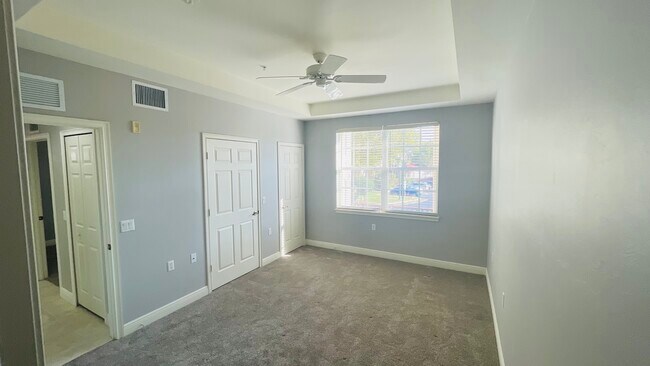 Master Bedroom with two closets. - 1504 SW 50th St