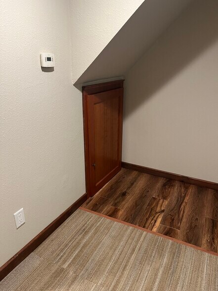 Building Photo - 208 4th St