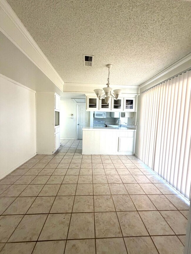 Building Photo - 4 Bedroom, 3 Bathroom with Office Near National Park