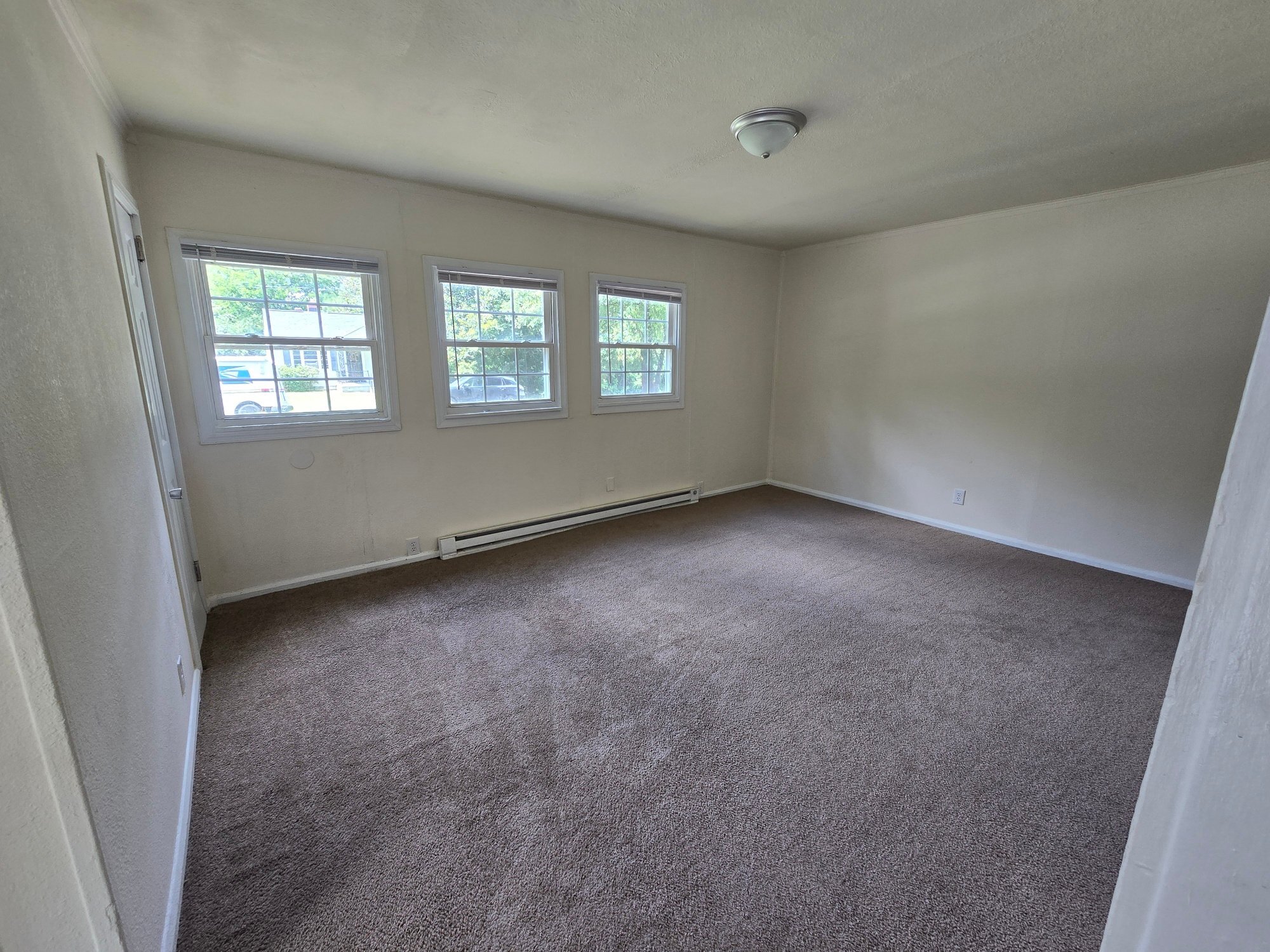 Building Photo - 1025 Bradley Ln