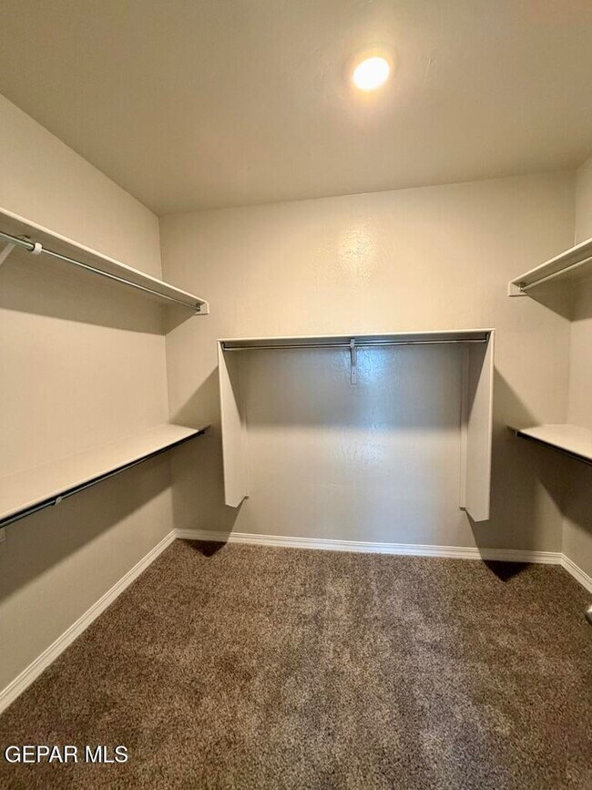 Building Photo - 138 Monteine Trl