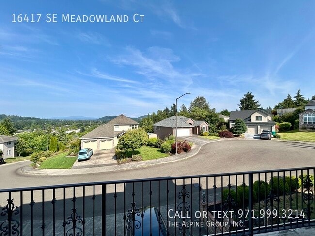 Building Photo - 16417 SE Meadowland Ct
