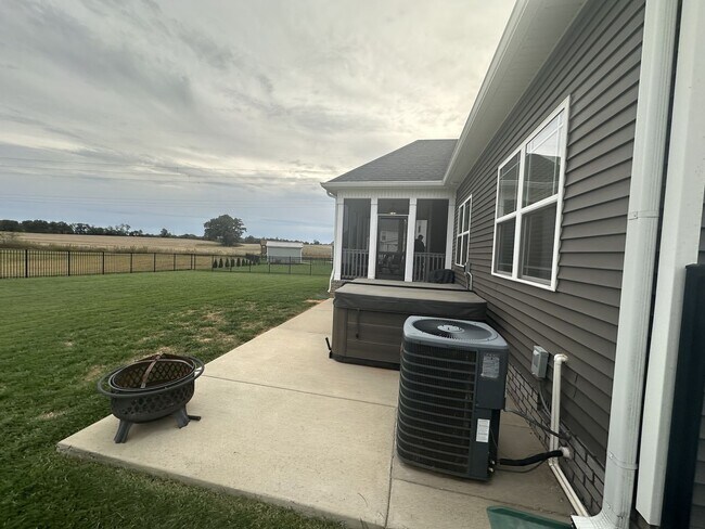 Building Photo - 4 Bedroom 3 Bathroom Home with Bonus Room!