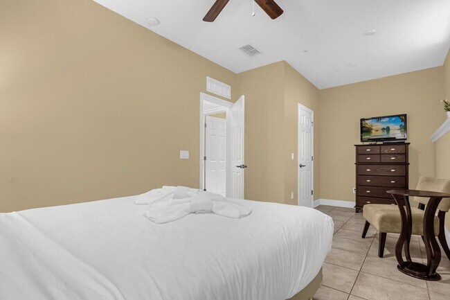 Building Photo - 14590 Damai Ln