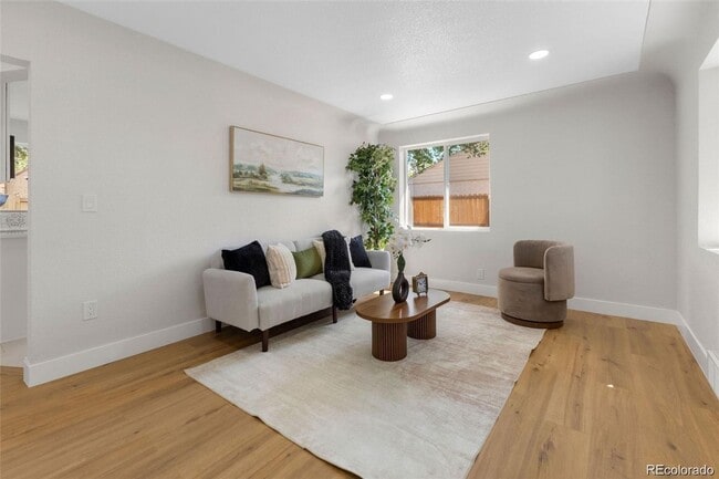 Building Photo - Long Realty & Property Management - Newly remodeled Duplex