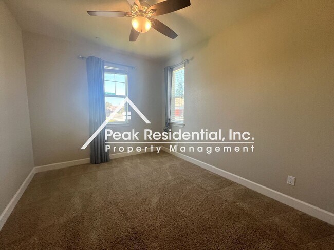 Building Photo - Spacious 4bd/3ba Elk Grove Home!